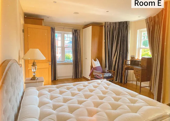 Peaceful Villa With Garden & Creek - New Cozy Rooms